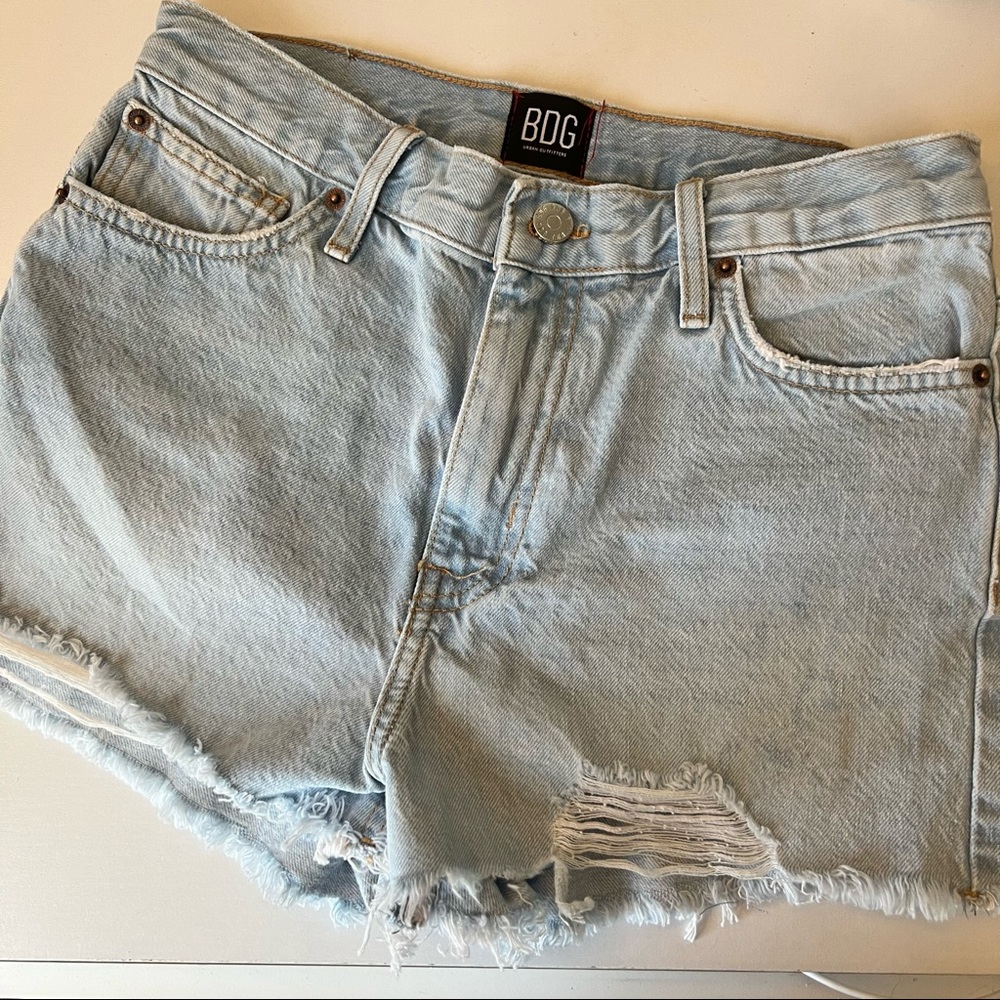 Never worn BDG girlfriend shorts